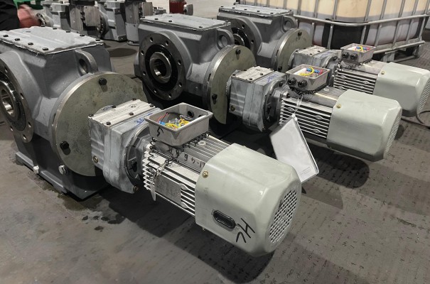 s helical gear motor